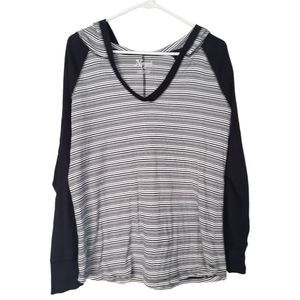 𝅺3 for $25 Natural Reflections hooded long sleeve t-shirt Large